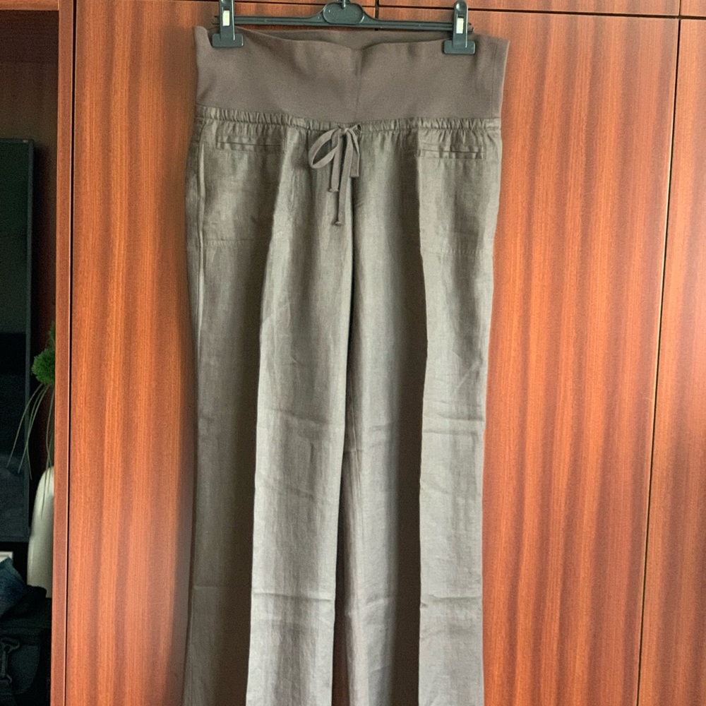 THEORY Pants Bergdorf Goodman 100% linen Size 6 . Inseam 31.5”. Good Condition